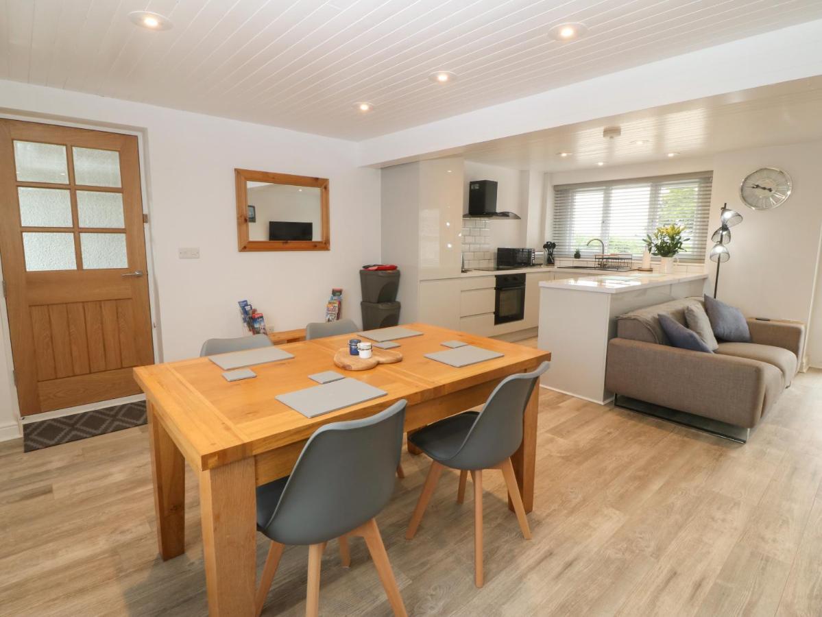 Bryn Eglwys Bach Villa Llanfairpwllgwyngyll Buitenkant foto