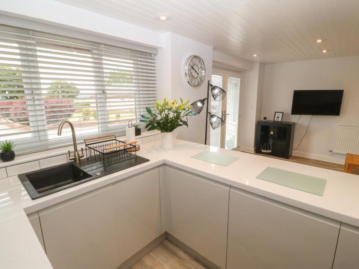 Bryn Eglwys Bach Villa Llanfairpwllgwyngyll Buitenkant foto
